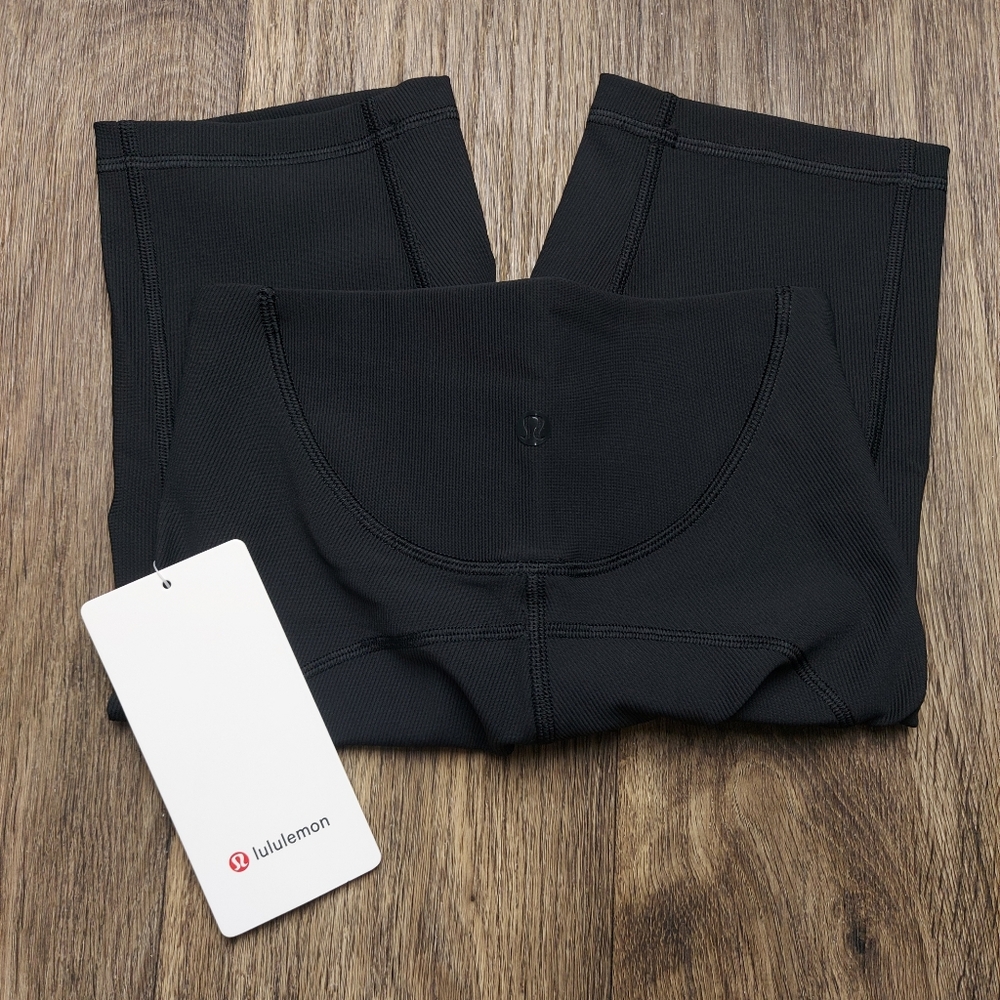 Lululemon Ribbed Contoured High Rise Short 8" - Picture 6 of 8